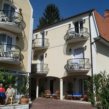 维拉梅蒂特兰酒店 4*