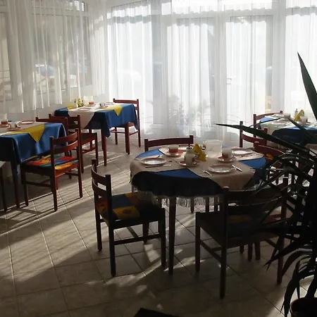 维拉梅蒂特兰酒店 4* Hévíz